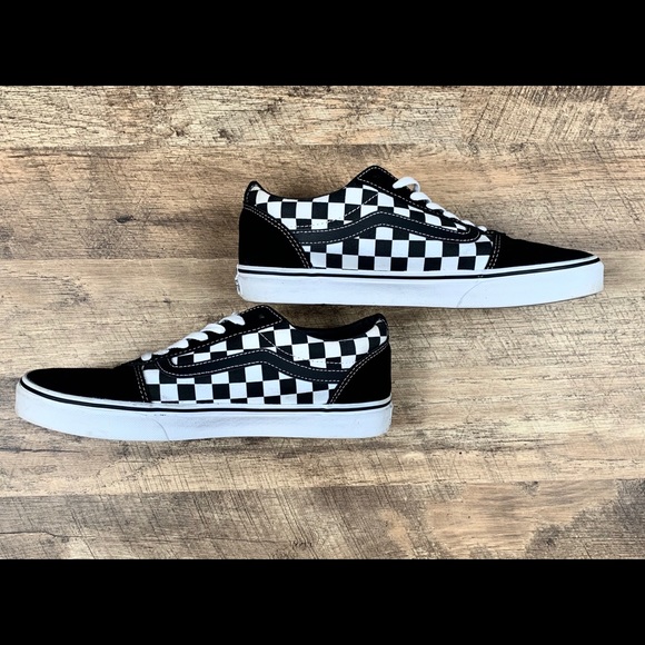 Vans Shoes - Vans Checkered Lowtop Sneakers Size 10
